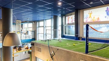 Daily buffet breakfast (EUR 10.90 per person)