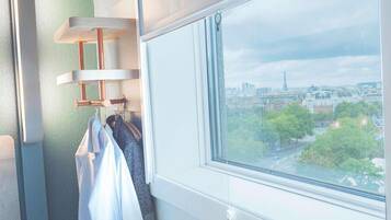 Triple Room, 3 Twin Beds | Desk, soundproofing, free WiFi, bed sheets