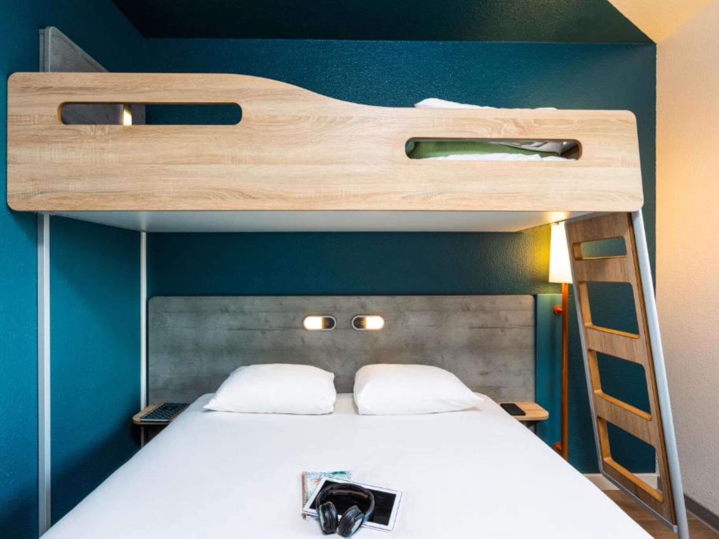 Triple Room, 3 Twin Beds | Desk, soundproofing, free WiFi, bed sheets