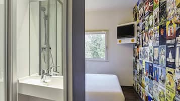 Room, 1 Double Bed, Private Bathroom (Cabrio) | Desk, free cribs/infant beds, free WiFi, bed sheets