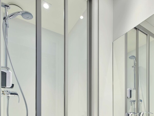 Meja, katil bayi/kot (percuma), Wi-fi percuma, cadar katil 