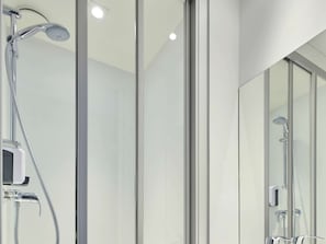 Desk, free cots/infant beds, free WiFi, bed sheets