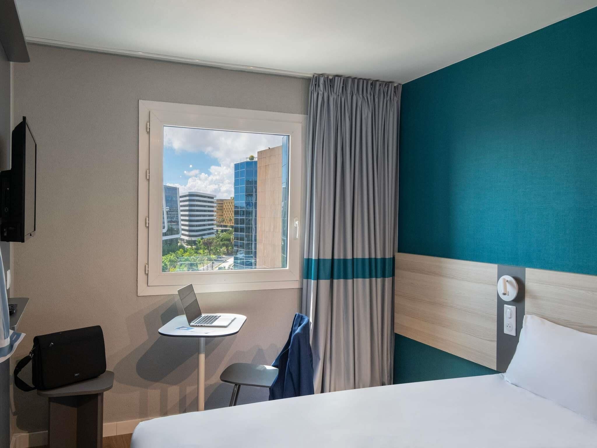 Double Room | Desk, blackout curtains, soundproofing, free WiFi