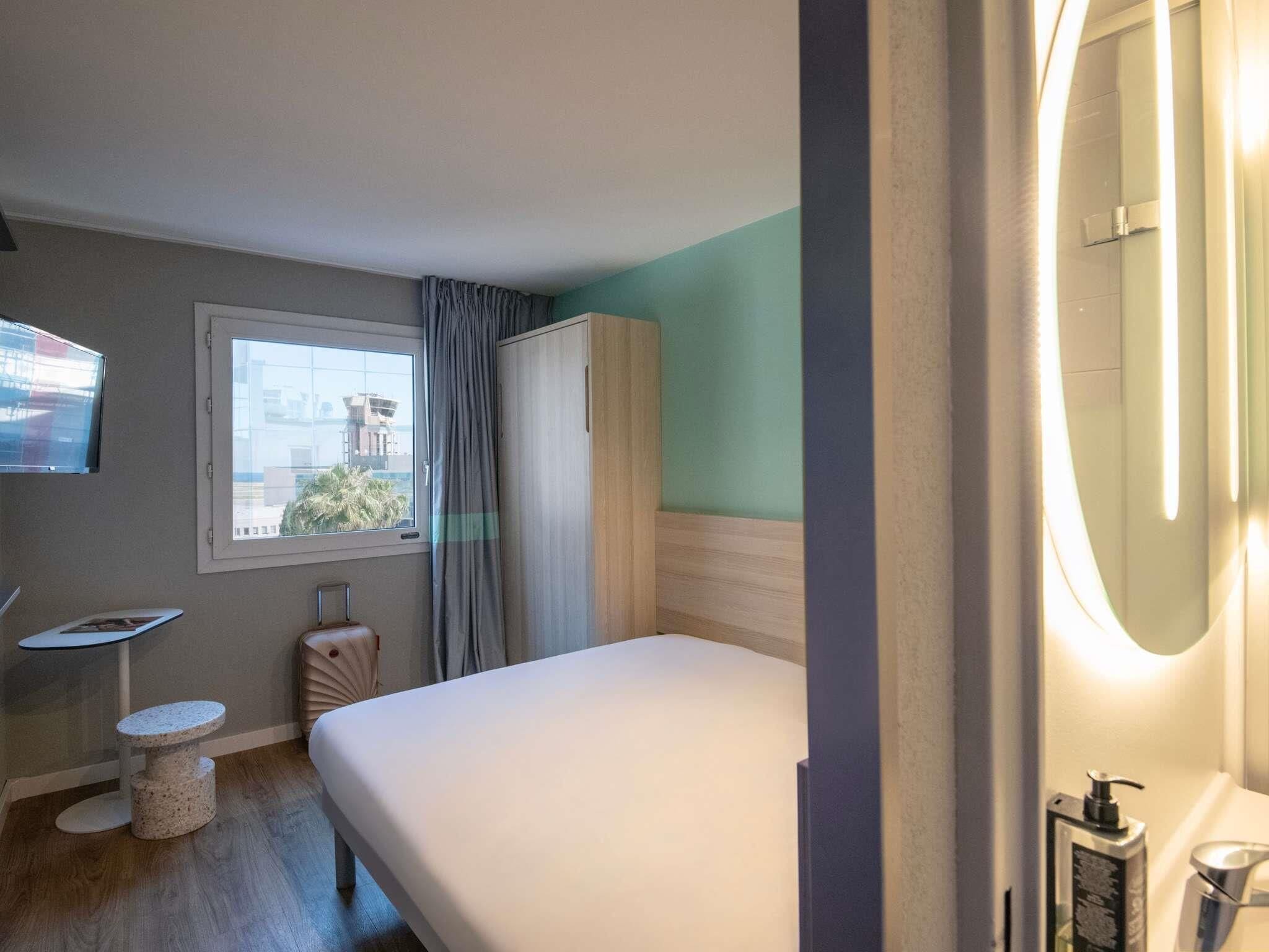 Chambre Standard, 1 lit double | Bureau, rideaux occultants, chambres insonorisées, Wi-Fi gratuit