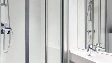 Room, 1 Double Bed, Private Bathroom (Cabrio) | Desk, soundproofing, WiFi (free), bed sheets