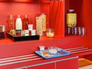 Daily buffet breakfast (EUR 4.90 per person) - hotelF1 Paris Saint-Denis Université (Saint-Denis)