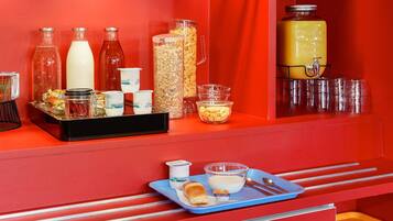 Petit déjeuner buffet servi tous les jours en supplément