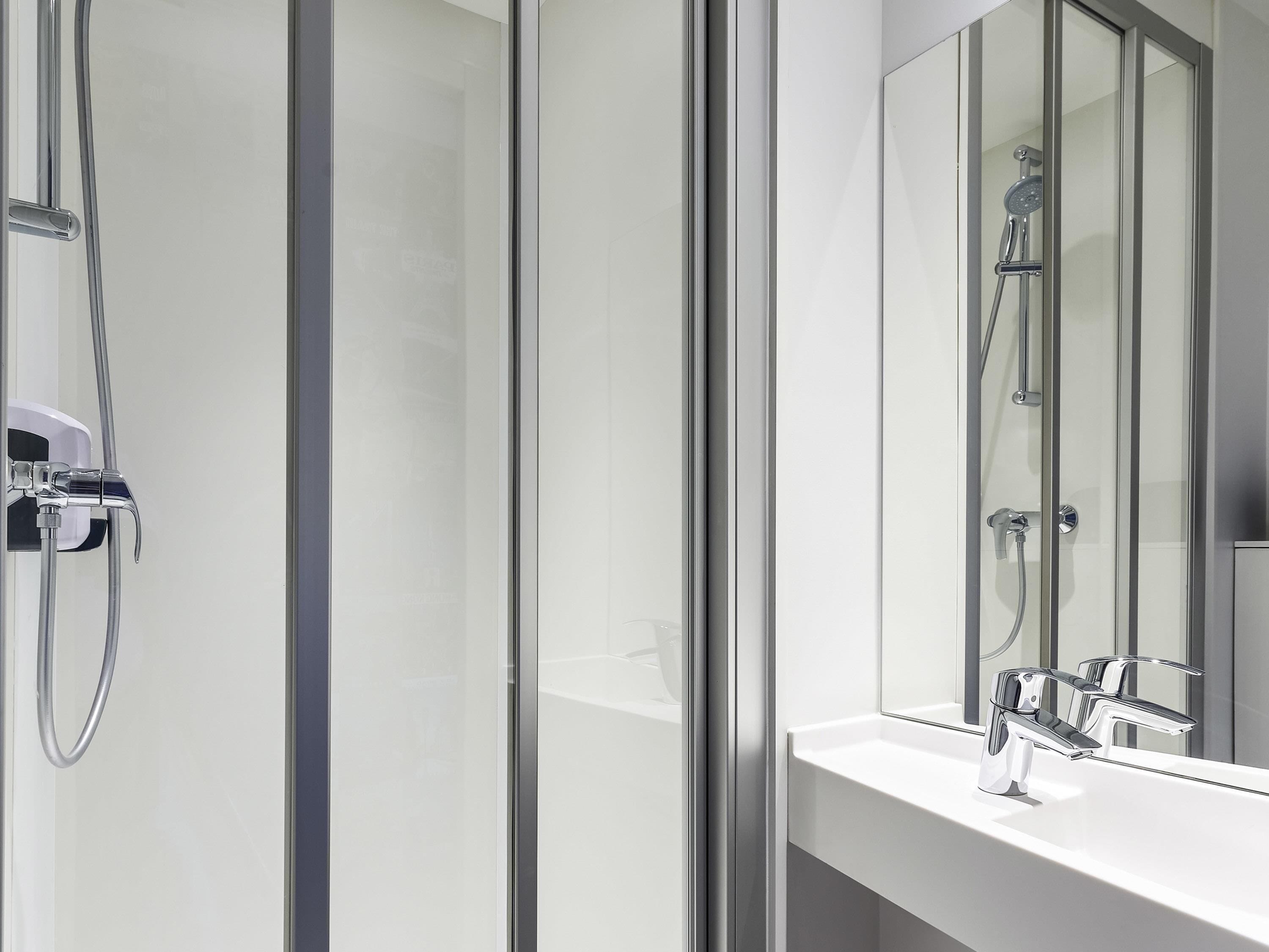 room, 1 double bed, private bathroom (cabrio) | soundproofing, free wifi, bed sheets