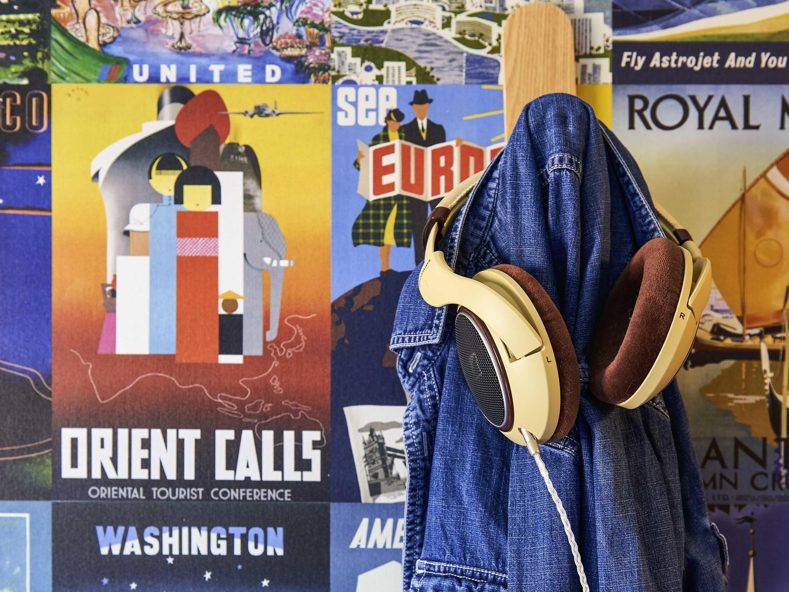 soundproofing, free wifi, bed sheets