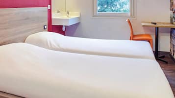 Room, 2 Twin Beds (Side Car)- Salle de bain parties communes | Bàn, nôi (giường cho trẻ sơ sinh) miễn phí