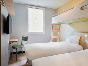 Desk, soundproofing, free cribs/infant beds, free WiFi - ibis budget Saint Maurice (Saint-Maurice)