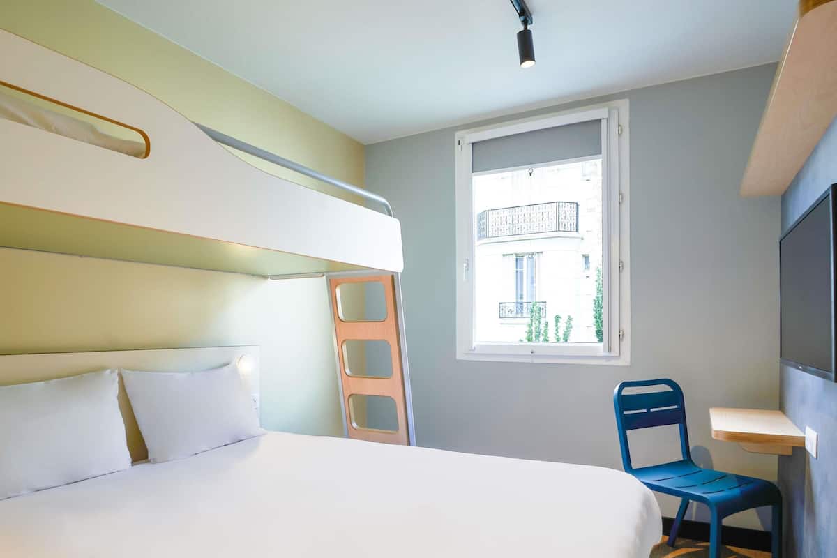 Room, Multiple Beds