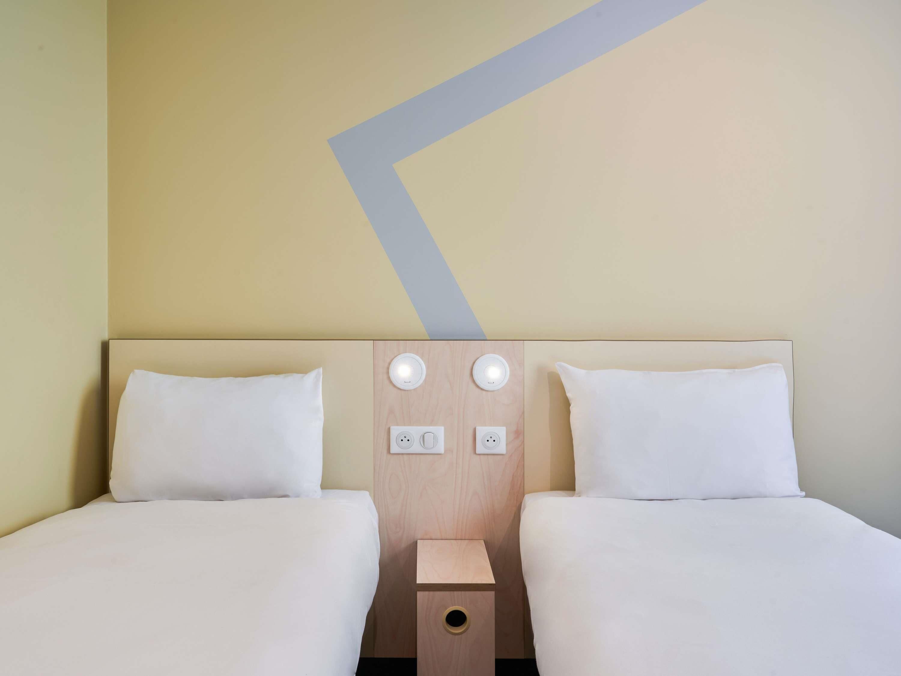 Standard Room, 2 Twin Beds | Desk, soundproofing, free cribs/infant beds, free WiFi