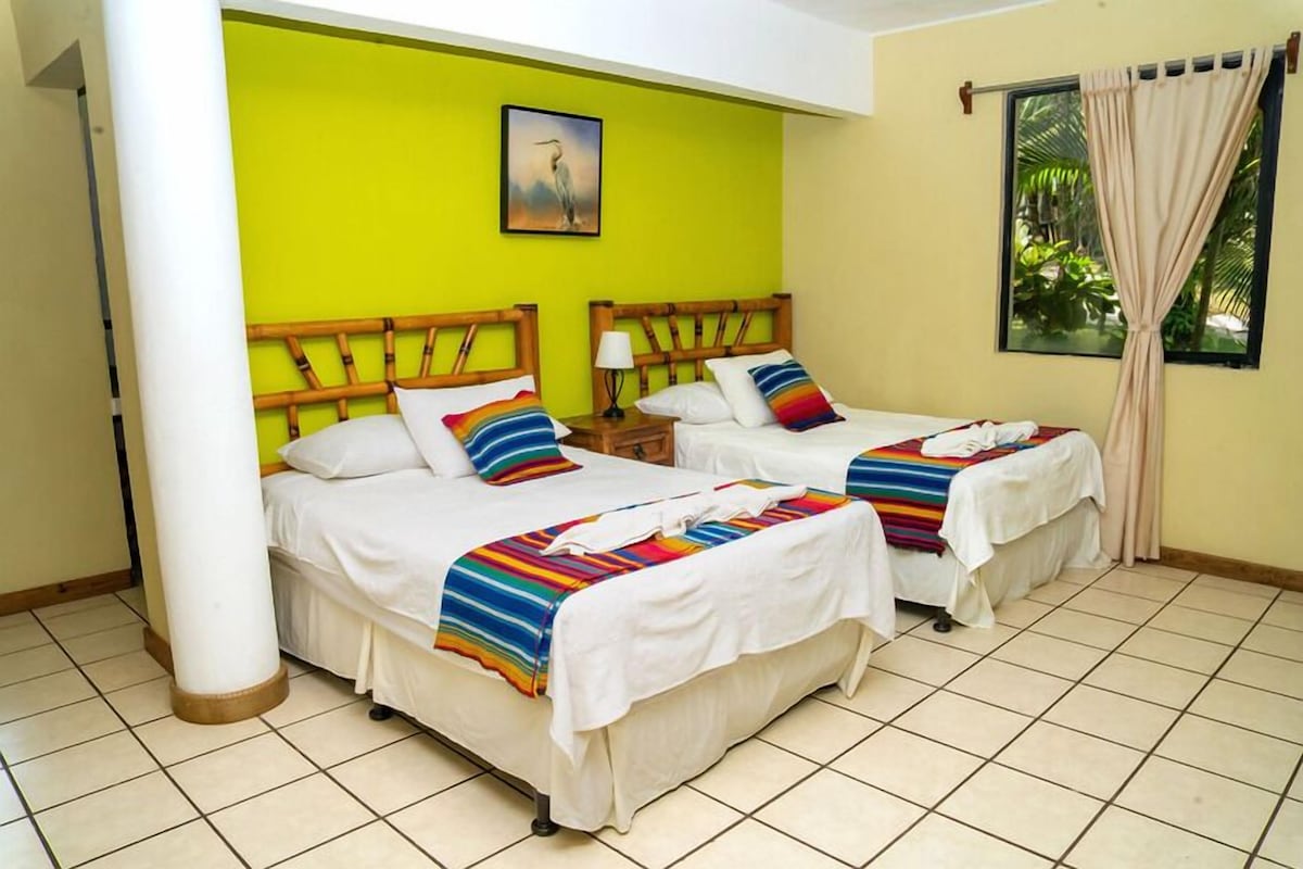 Executive Room, 2 Double Beds, Garden View | Bed sheets