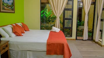 Kamar Eksekutif, 1 Tempat Tidur King, pemandangan danau | Seprai linen