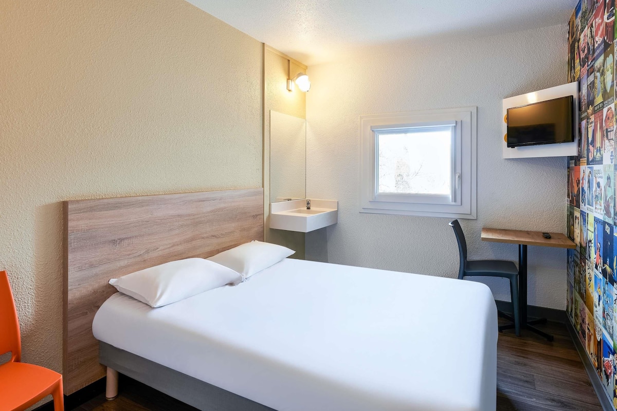 Room (Tandem) | Free WiFi, bed sheets