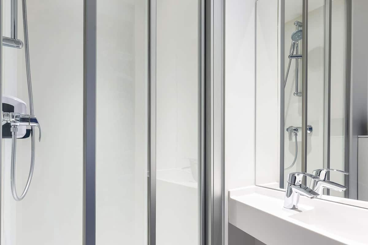 Room, 1 Double Bed, Private Bathroom (Cabrio) | Premium bedding, desk, free WiFi, bed sheets