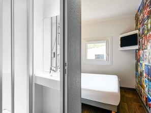 Room, 1 Double Bed, Private Bathroom (Cabrio) | Premium bedding, desk, free WiFi, bed sheets - hotelF1 Nice Villeneuve-Loubet (Villeneuve-Loubet)