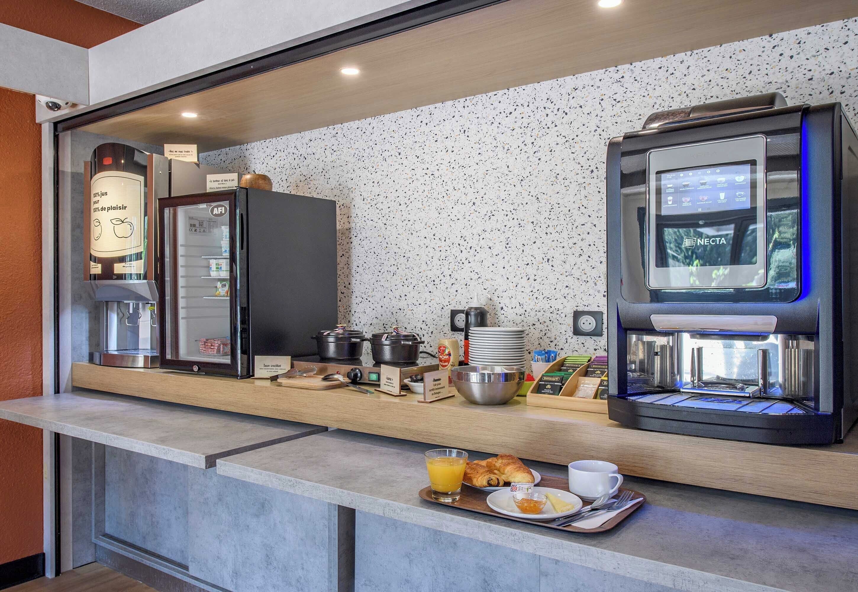 Petit déjeuner buffet servi tous les jours en supplément