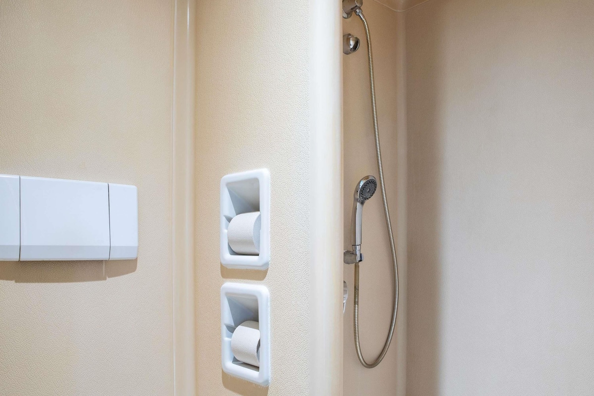 Bureau, chambres insonorisées, Wi-Fi gratuit, draps fournis