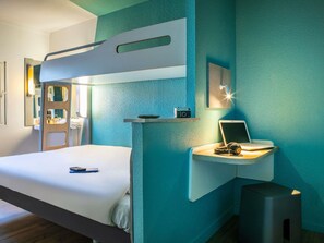 Triple Room, Multiple Beds