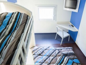 Triple Room, Shared Bathroom (Break) | Free WiFi, bed sheets