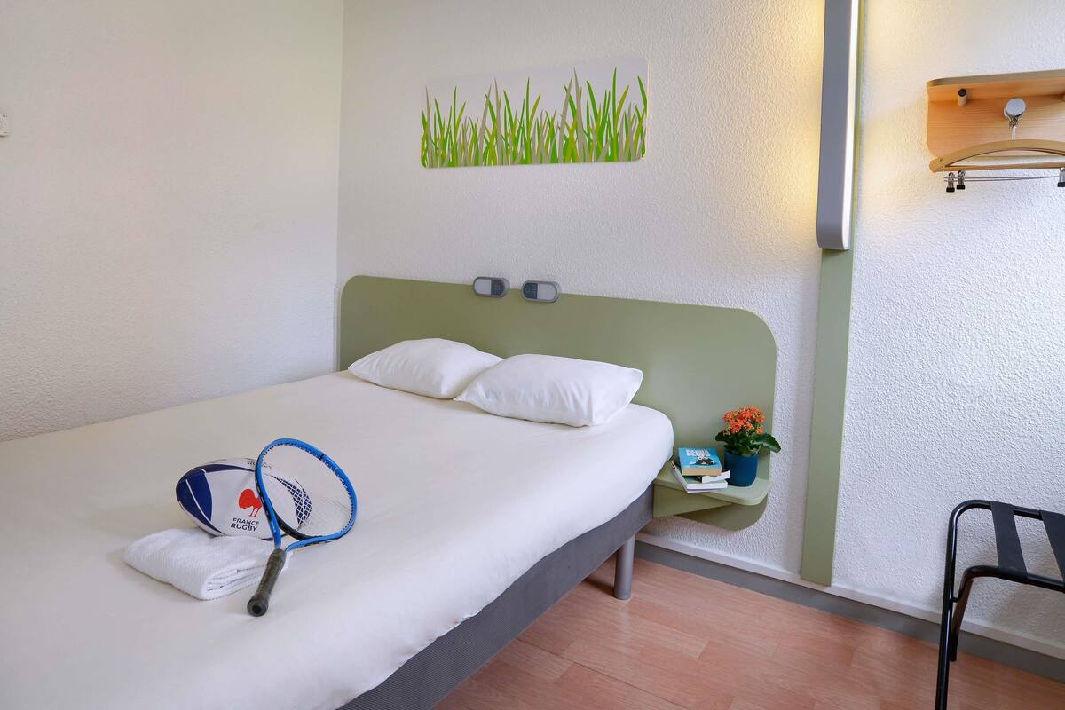 Double Room | Desk, soundproofing, free WiFi, bed sheets