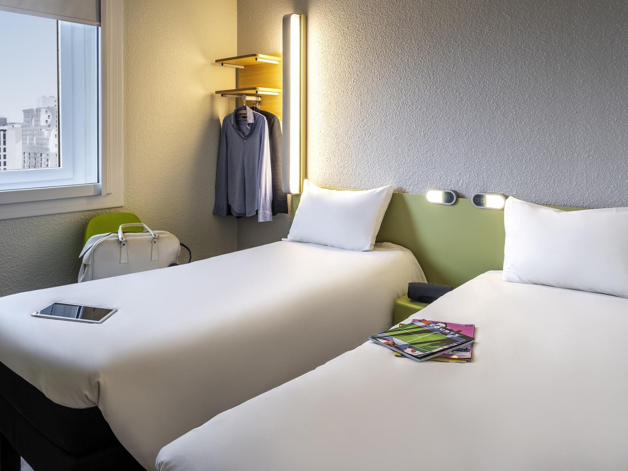 Standard Room, 2 Single Beds | Desk, soundproofing, free WiFi, bed sheets