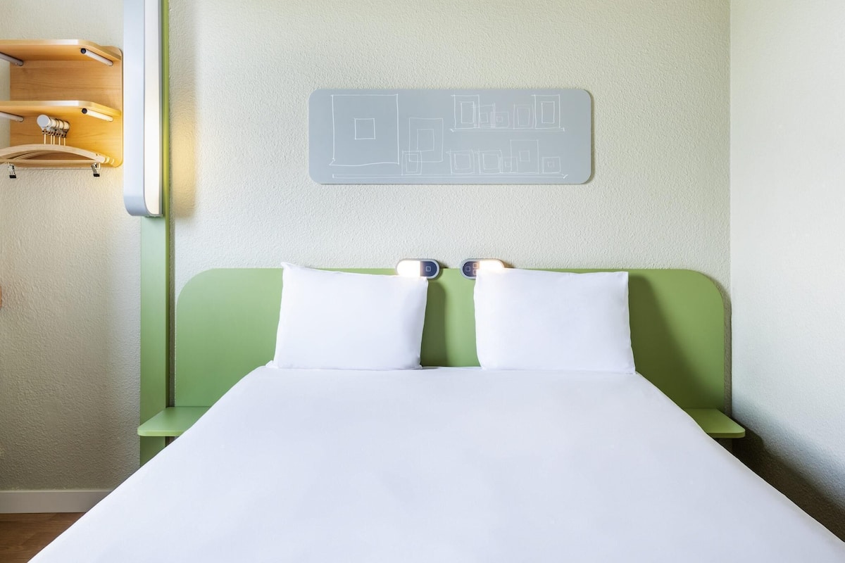 Chambre double | Bureau, systĂšme dâinsonorisation, accĂšs au Wi-Fi (inclus)