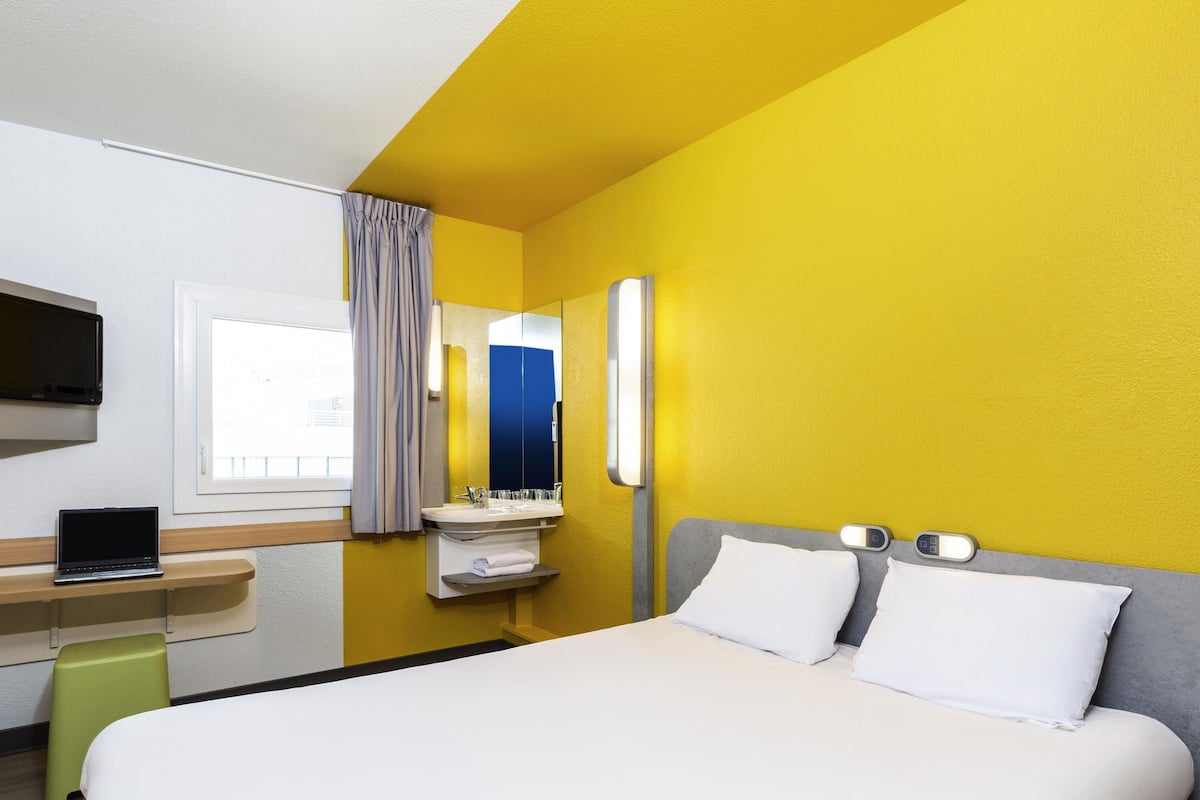 Double Room | Desk, soundproofing, free WiFi, bed sheets
