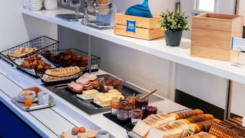 Daily buffet breakfast for a fee