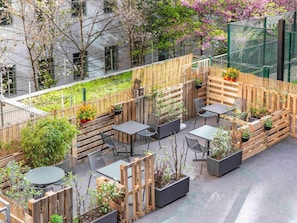 Double Room | Desk, soundproofing, free WiFi, bed sheets