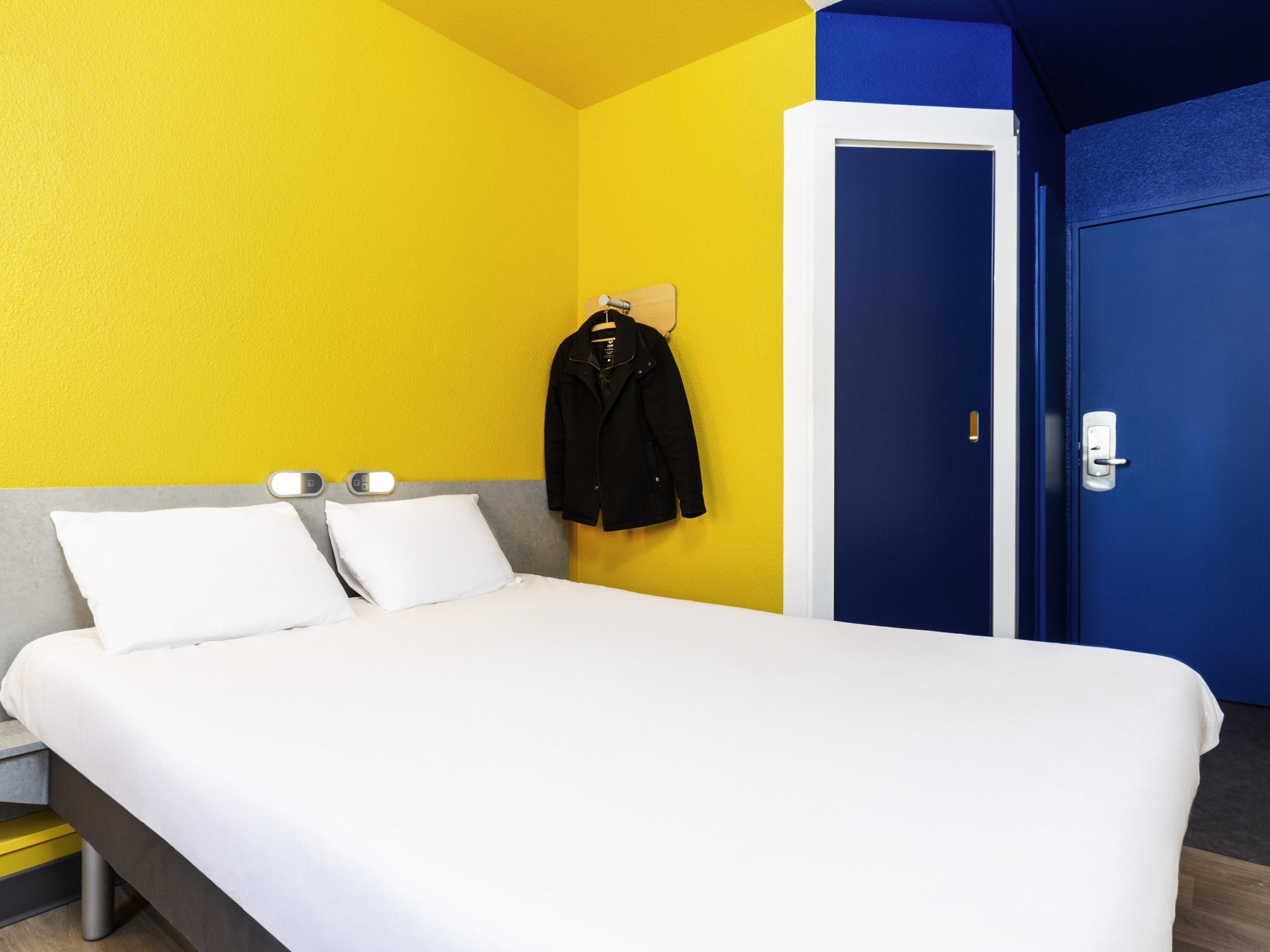 Double Room | Desk, soundproofing, free WiFi, bed sheets