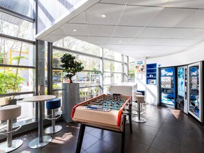 Desk, soundproofing, free WiFi, bed sheets - ibis budget Paris Porte de Vincennes (Paris)