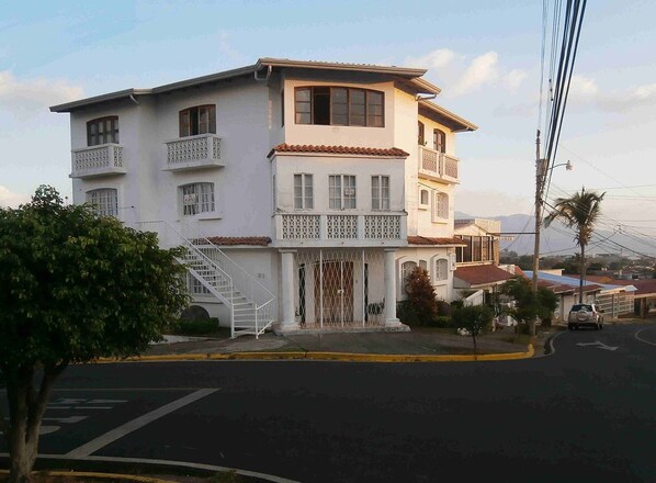 Fachada del alojamiento