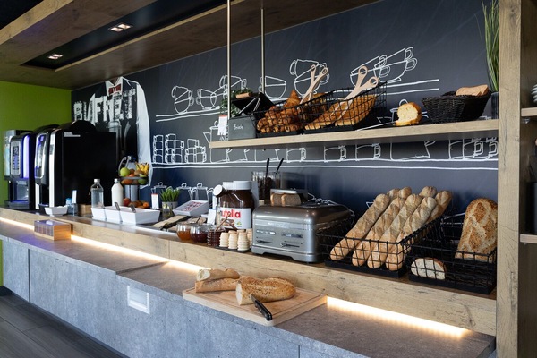 Daily buffet breakfast for a fee
