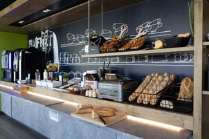 Daily buffet breakfast (EUR 8.9 per person)