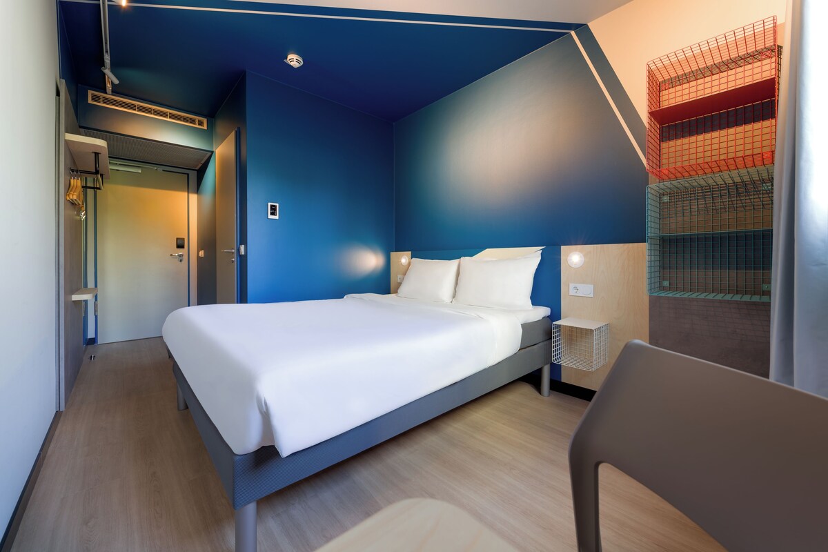 Standard Double Room, 1 Double Bed | Desk, laptop workspace, WiFi (free), bed sheets