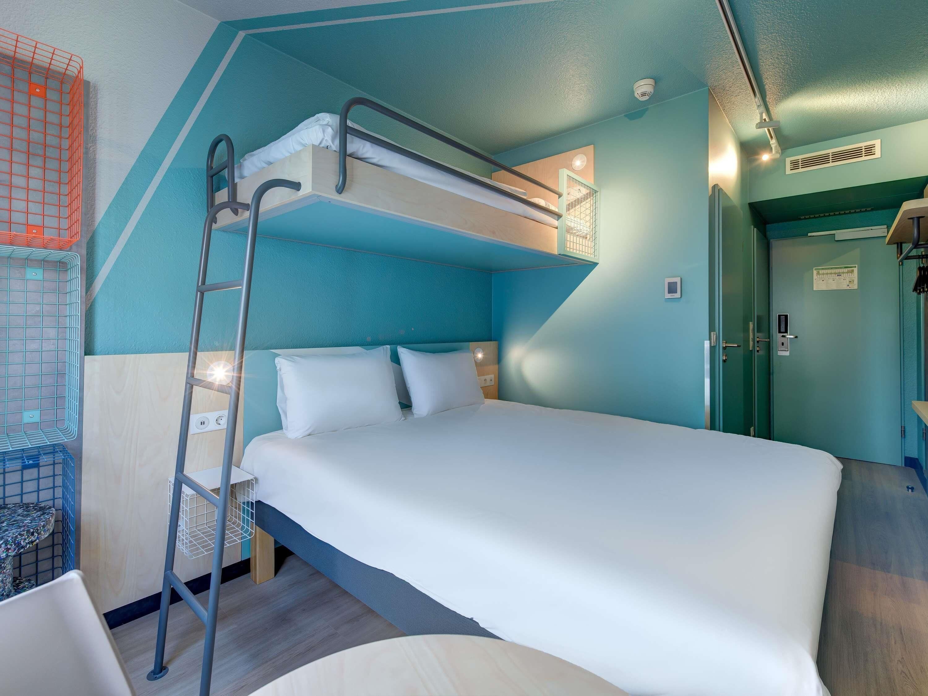 Loft estándar, varias camas | Escritorio, espacio para trabajar con laptop y wifi gratis 