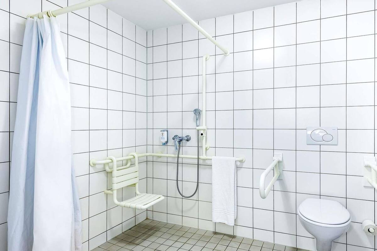 Standard Room, 1 Double Bed, Accessible | Desk, laptop workspace, free WiFi, bed sheets