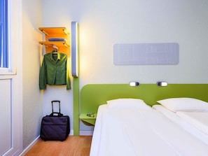 Twin Room, 2 Twin Beds | Desk, laptop workspace, free WiFi, bed sheets - ibis budget Leipzig City (Leipzig)