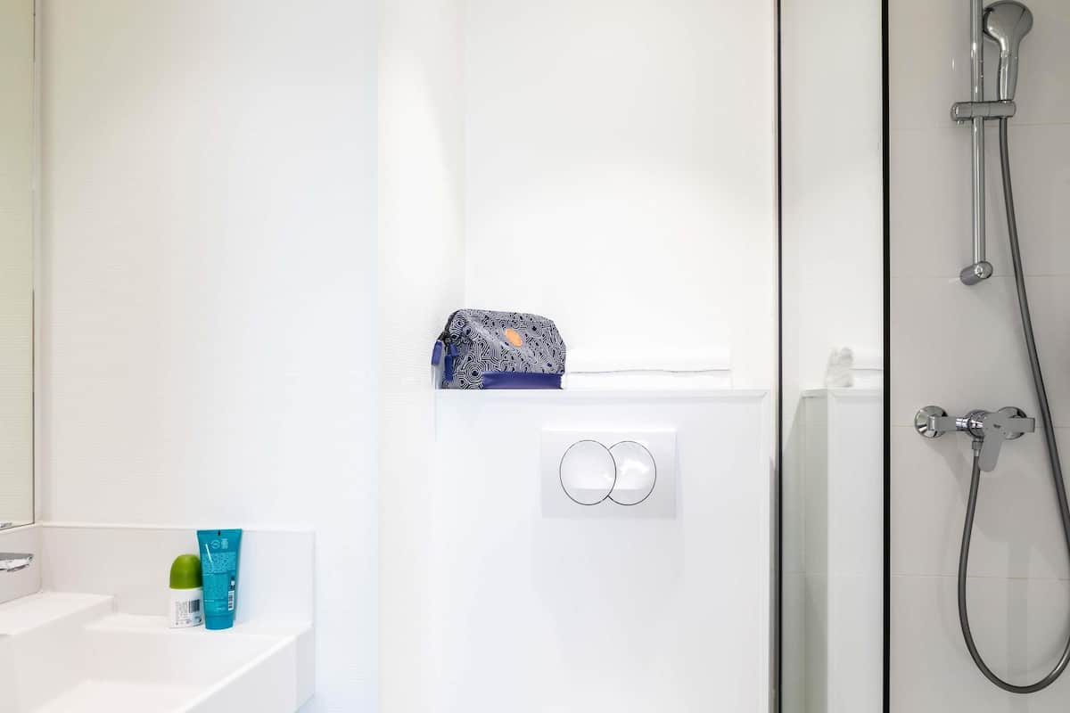 Bureau, Wi-Fi gratuit, draps fournis