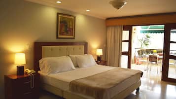 Premium bedding, minibar, blackout curtains, free WiFi