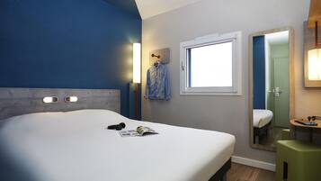 Bureau, lits bébé (gratuits), Wi-Fi gratuit, draps fournis