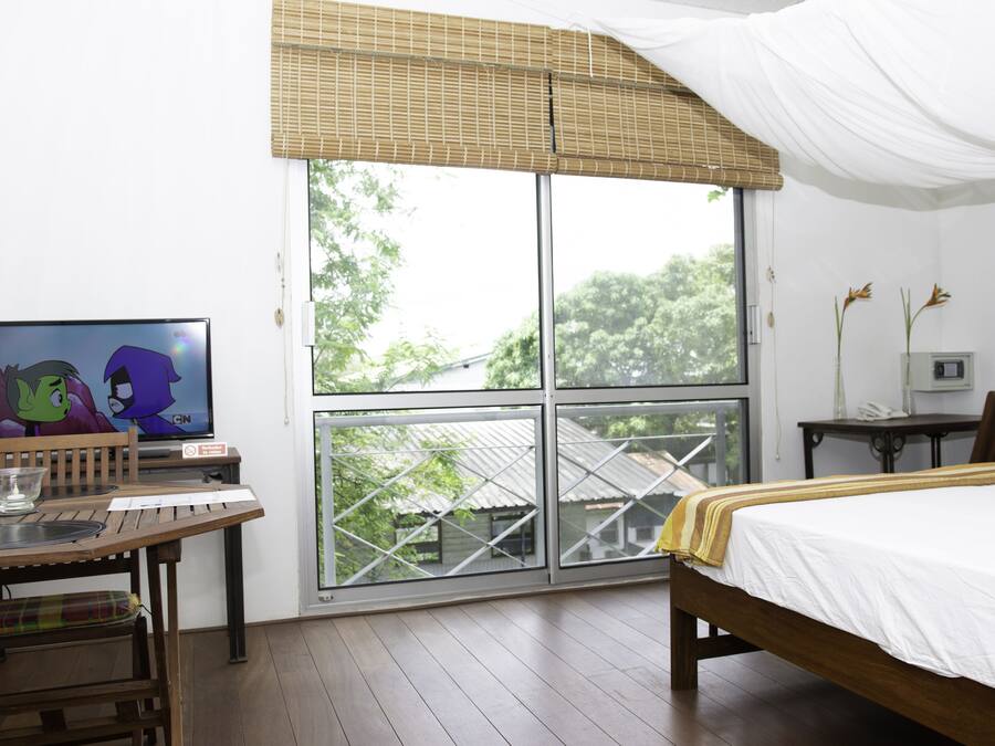 Studio | Zimmersafe, Schreibtisch, schallisolierte Zimmer, kostenloses WLAN