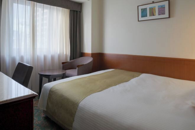 Hochwertige Bettwaren, Daunenbettdecken, Zimmersafe, Schreibtisch