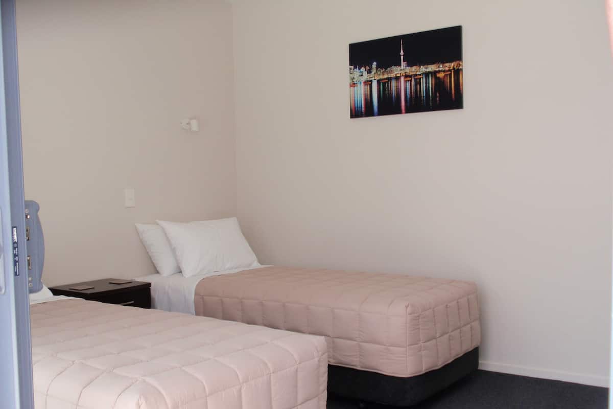 Twin Studio Unit