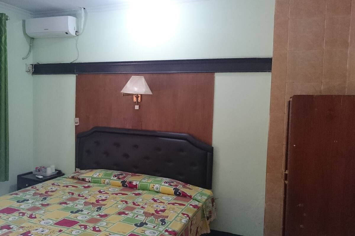 Standard Room | Peti besi dalam bilik, meja, Wi-fi percuma