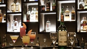 Bar (en la propiedad)