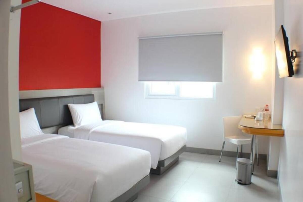 In-room safe, desk, soundproofing, WiFi (free)